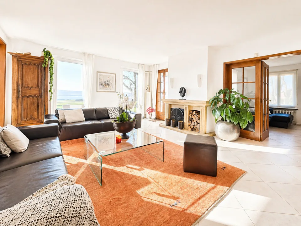 Villa dominante, calma assoluta e vista lago – foto 6 di 13