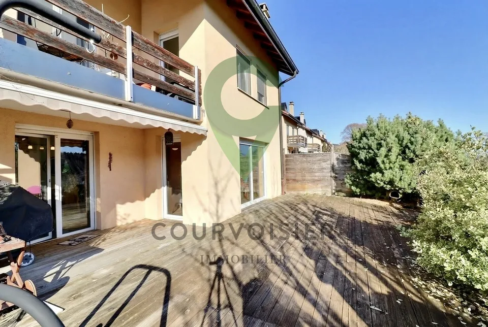 Spacious house with separate apartment