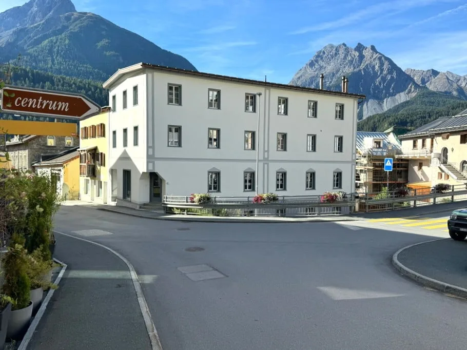 Attraktives Ladenlokal am Stradun im historischen Dorfkern von Scuol