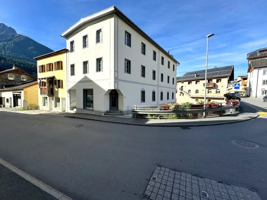 Attraktives Ladenlokal am Stradun im historischen Dorfkern von Scuol