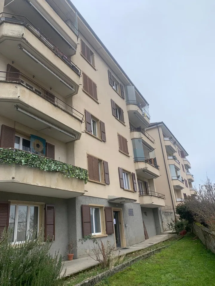 Schönes 4-Zimmer-Apartment mit 90m2 und Blick auf den See und die Alpen – Foto 9 von 10