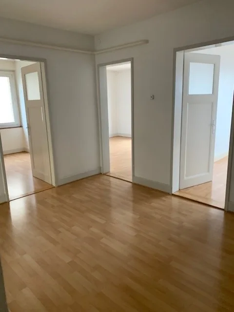 Schönes 4-Zimmer-Apartment mit 90m2 und Blick auf den See und die Alpen