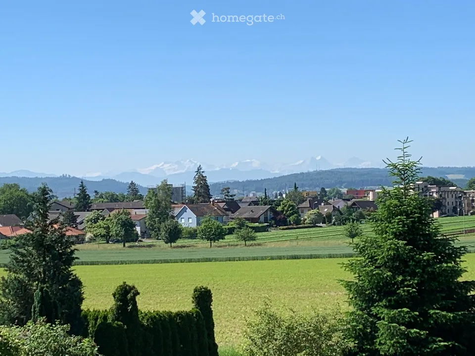 Posizione tranquilla su una collina con vista sulla montagna e molta privacy