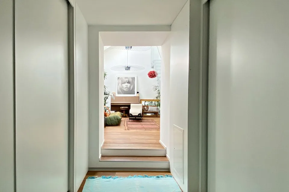 Casa di architetto di eccezione, completamente arredata con giardino e piscina