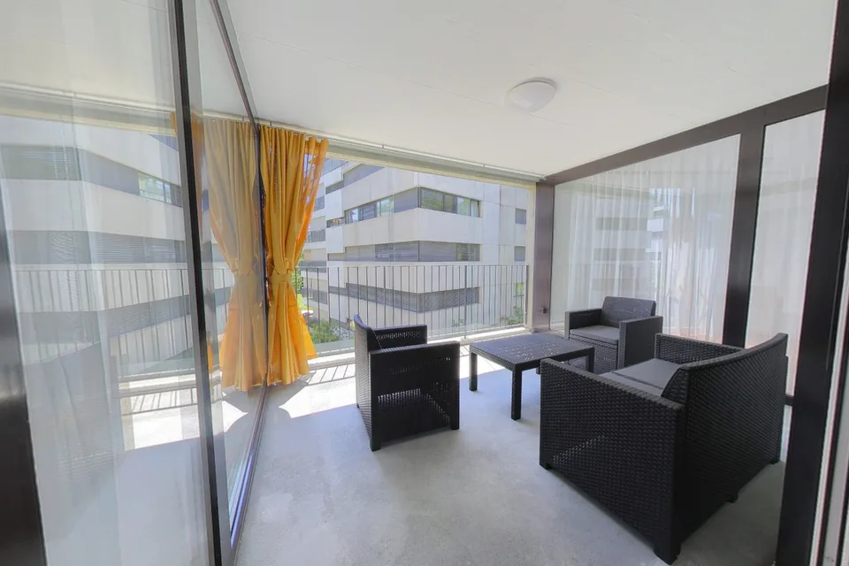 Modern 1-Bedroom Apartment with Balcony & Parking - Lausanne