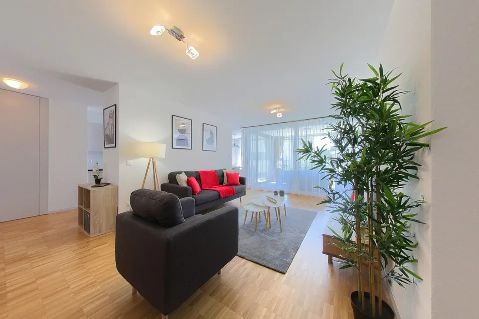 Modern 1-Bedroom Apartment with Balcony & Parking - Lausanne