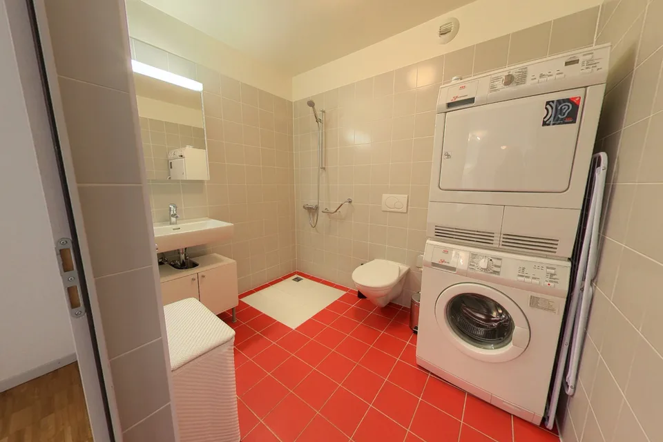 Modern 1-Bedroom Apartment with Balcony & Parking - Lausanne