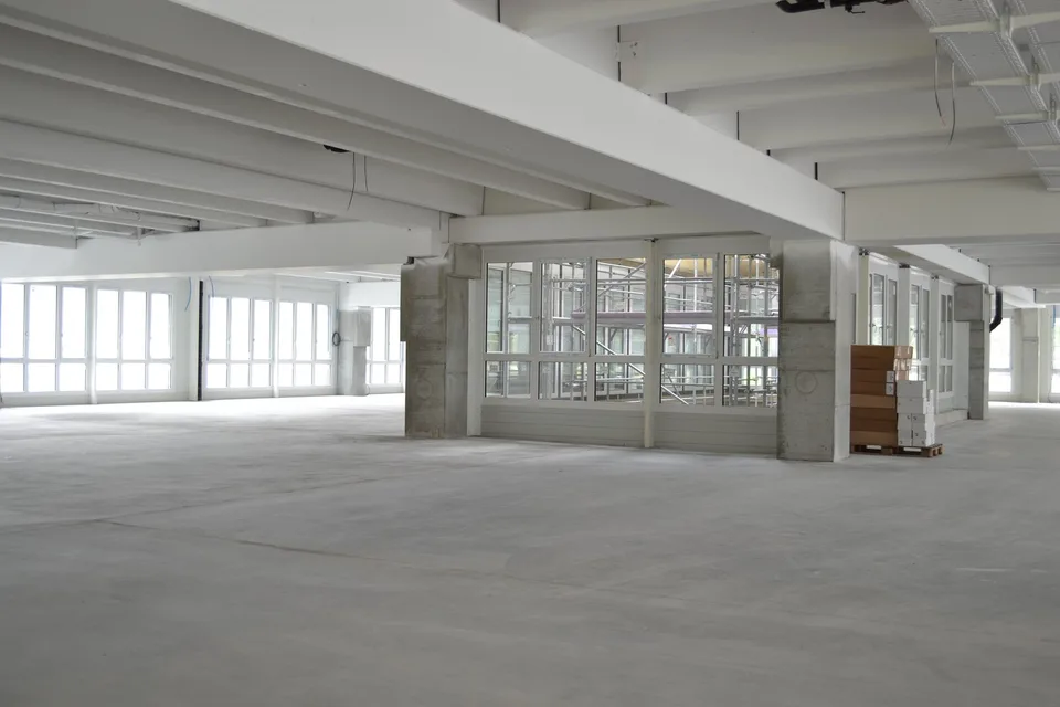 Newly Built Commercial House: Space for Ideas and Growth! – photo 9 of 10