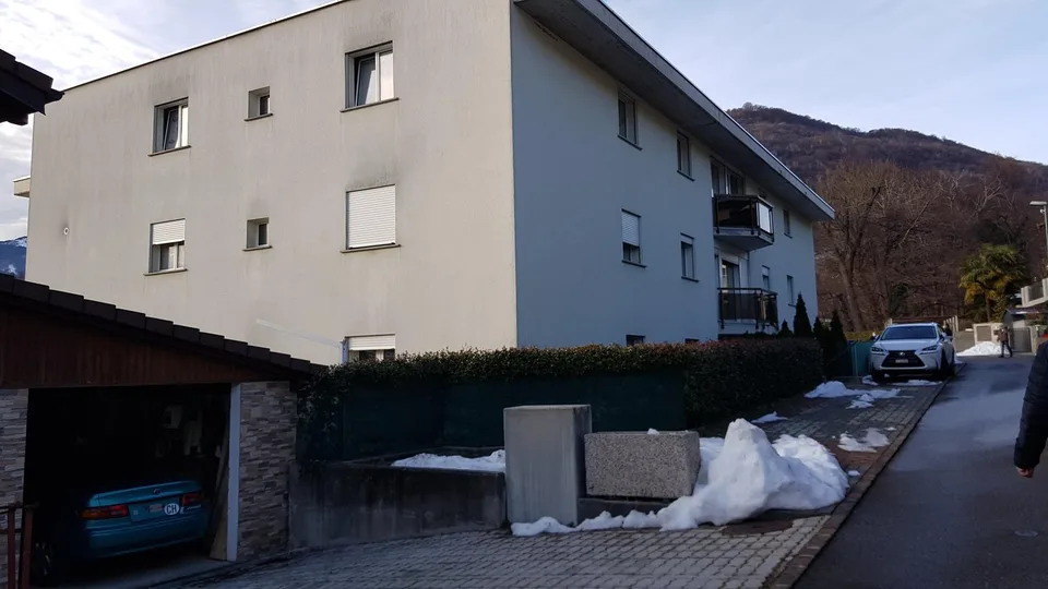 Posteggi esterni scoperti a CHF 80.-- Disponibili da subito