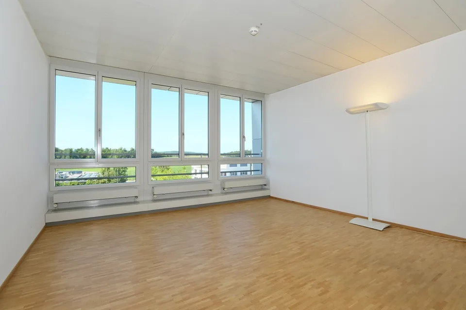 Ihr Büro direkt beim Bahnhof Mägenwil