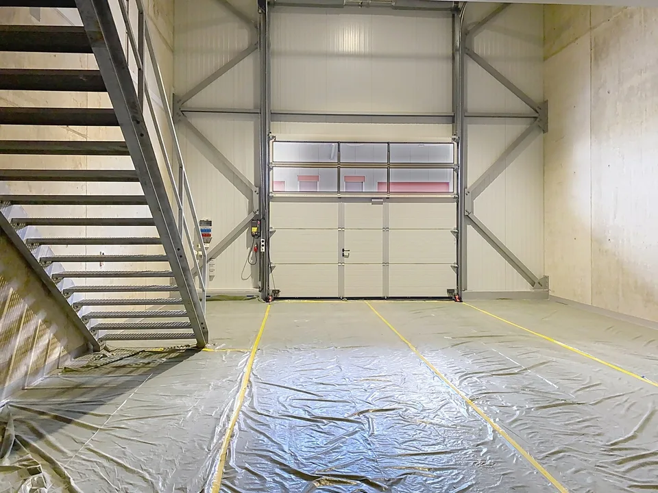 2 storage boxes