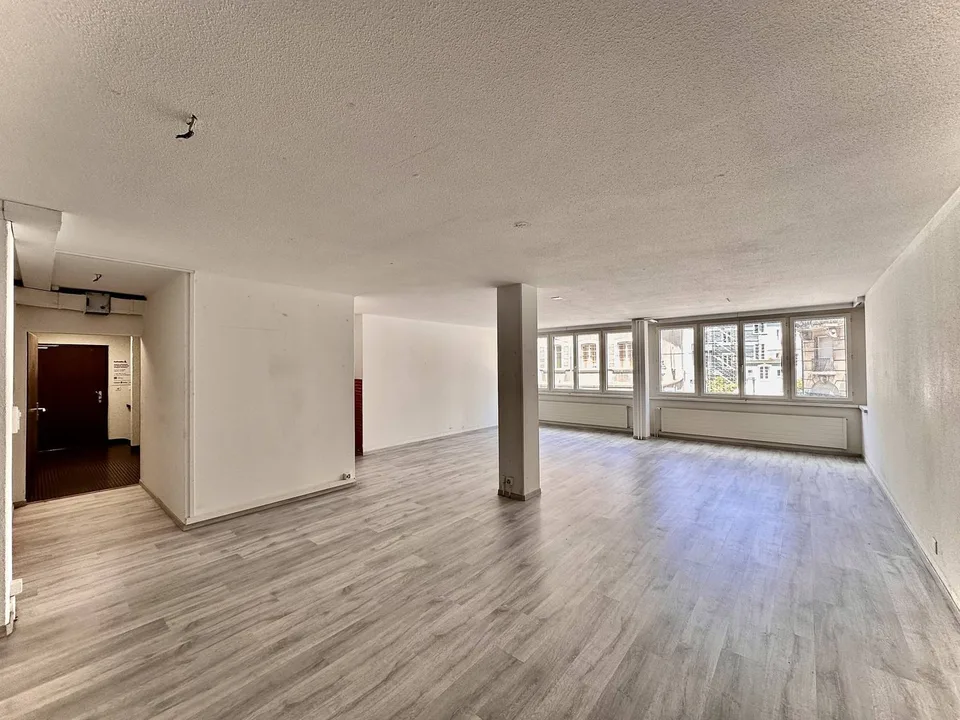 Locale commerciale di 115 m2 in affitto a La Chaux-de-Fonds
