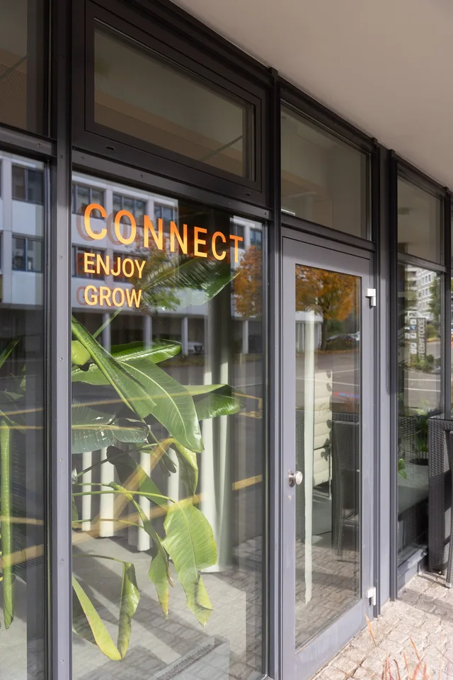 Zürich-Kloten | Private Suite mit eigenes Bad : All-inclusive Coliving – foto 21 di 25