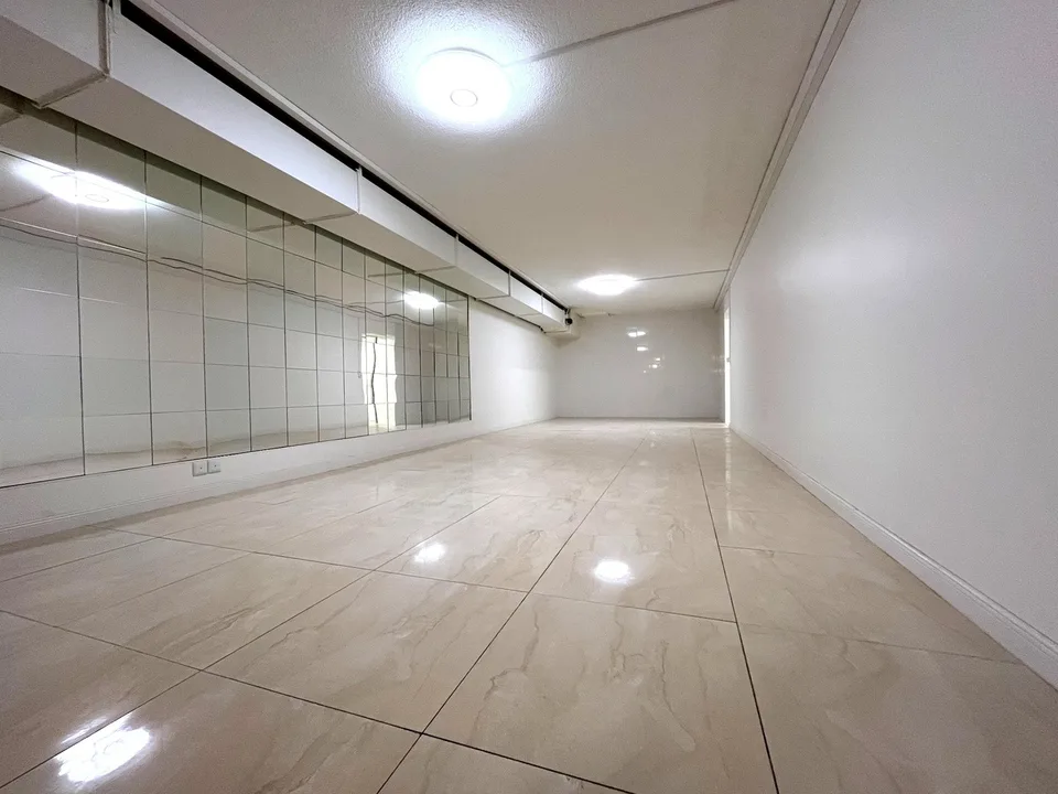 Surface commerciale de 200 m² à louer - Emplacement premium à Lausanne