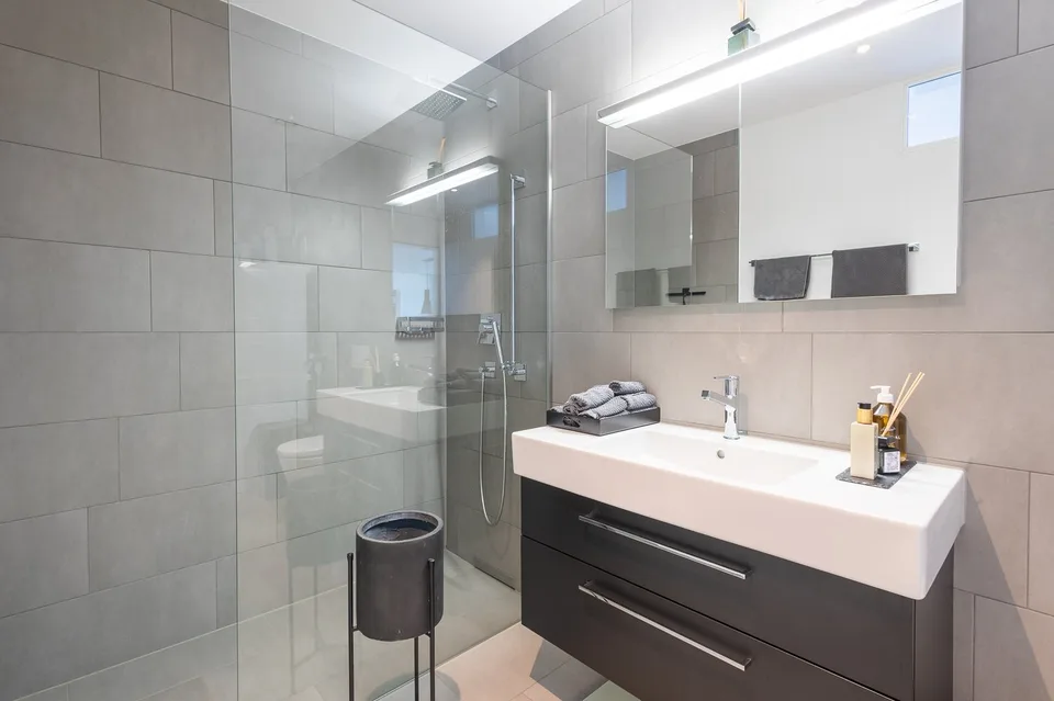 Möbliertes Wohnen mit Weitblick – Exklusive 3.5-Zimmer-Wohnung in Luzern – Foto 15 von 17