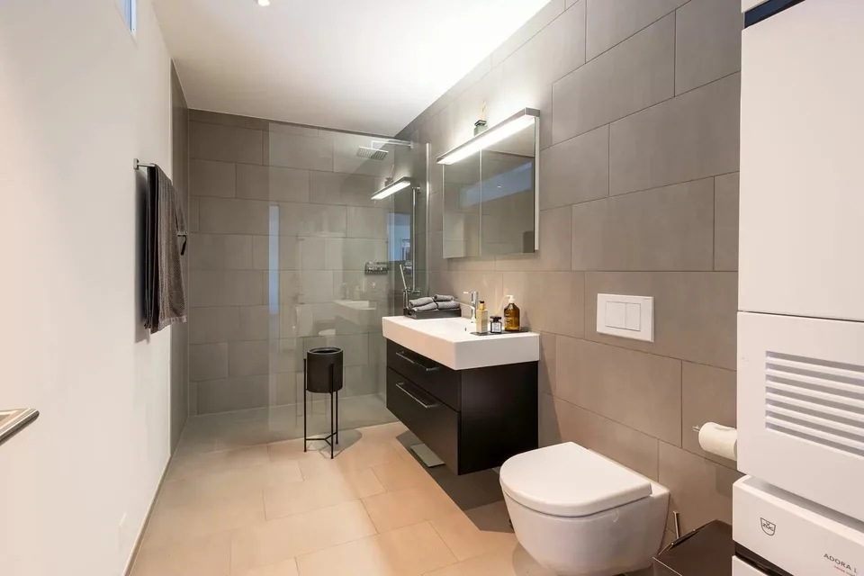 Möbliertes Wohnen mit Weitblick – Exklusive 3.5-Zimmer-Wohnung in Luzern – Foto 14 von 17