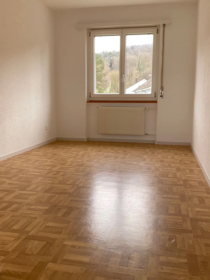 Appartamento di 4.5 locali su 85 m2 in un ambiente alberato