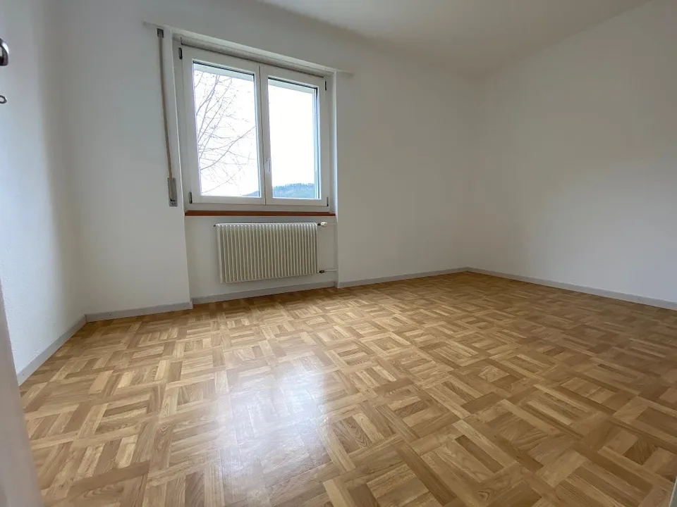 Appartamento di 4.5 locali su 85 m2 in un ambiente alberato