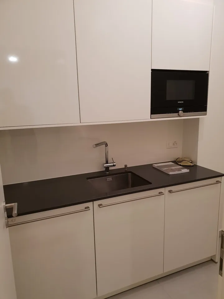Rue du Rhône - Bureaux aménagés au sein d'un immeuble de caractère