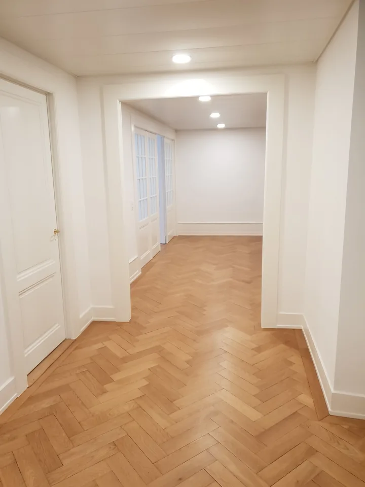 Rue du Rhône - Bureaux aménagés au sein d'un immeuble de caractère