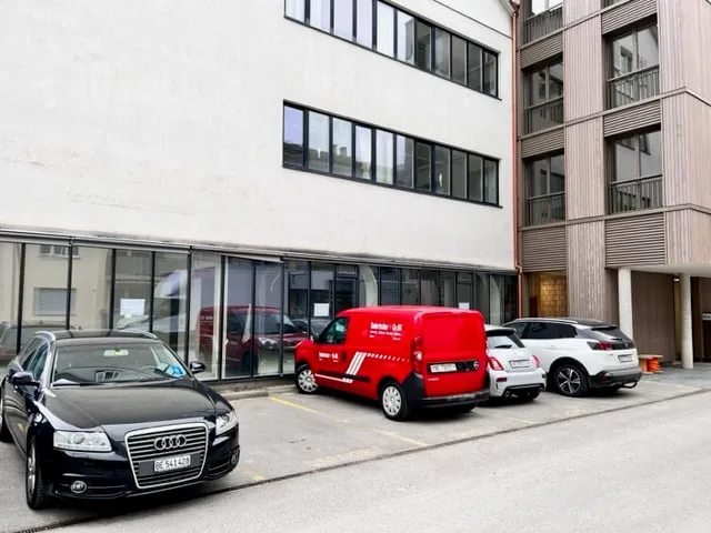 423 m2 spazio di stoccaggio vicino a "Güterbahnhof e Siedlung Holliger"