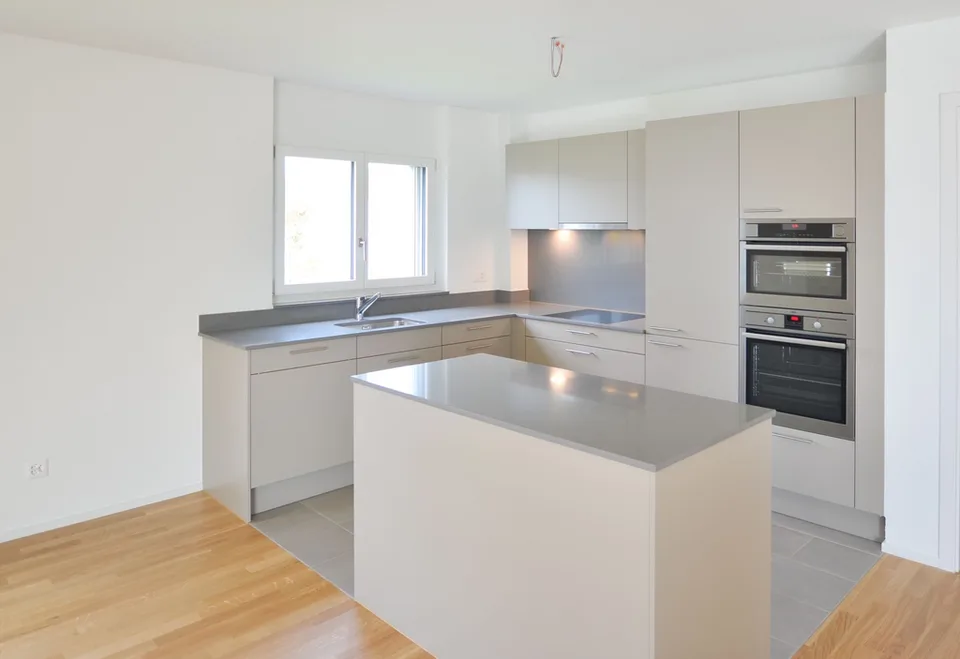 Appartamento mansardato moderno di 4.5 locali in affitto a Otelfingen