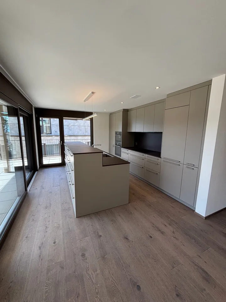 Primo affitto: Appartamento spazioso di 4,5 locali con balcone di 41m2