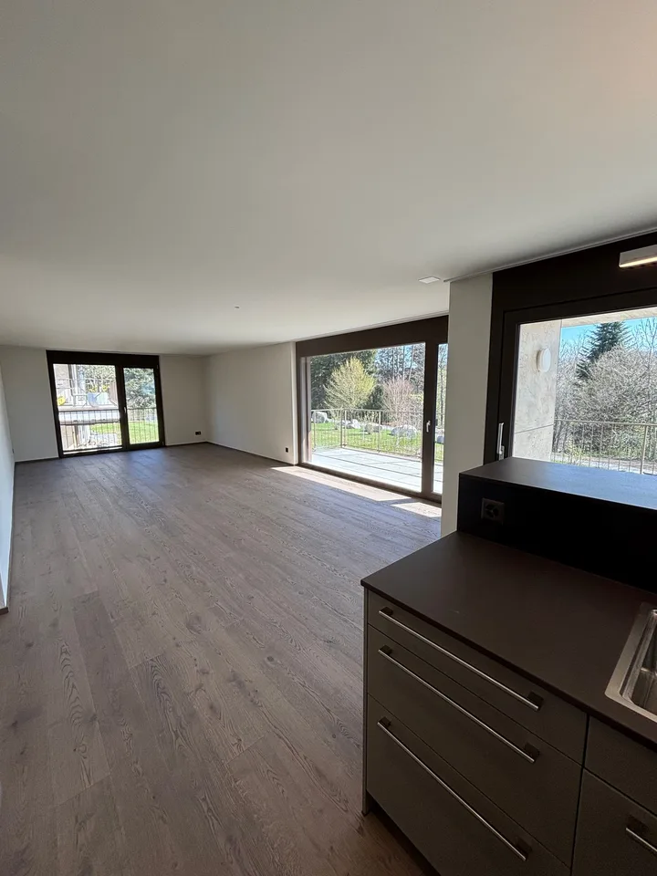 Primo affitto: Appartamento spazioso di 4,5 locali con balcone di 41m2