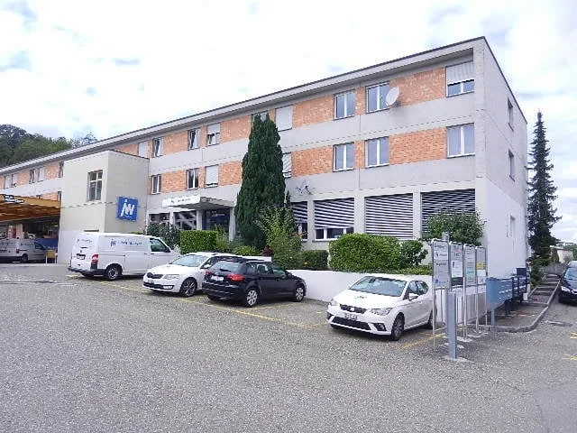 ad esempio Ufficio / Studio / Sala polivalente