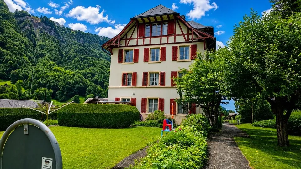 Vielseitiges Wohnhaus zur Miete in Linthal