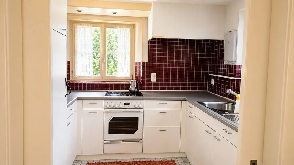 Vielseitiges Wohnhaus zur Miete in Linthal – Foto 11 von 13