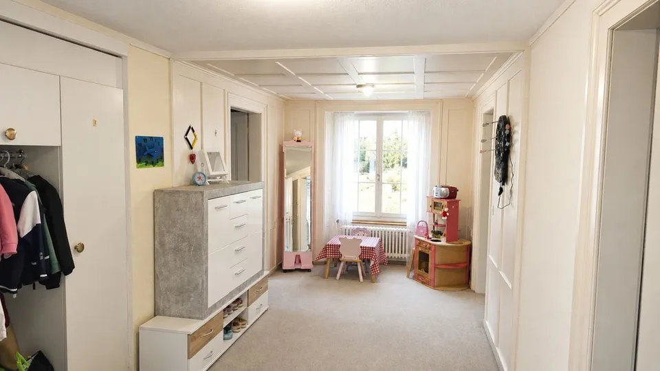 Vielseitiges Wohnhaus zur Miete in Linthal