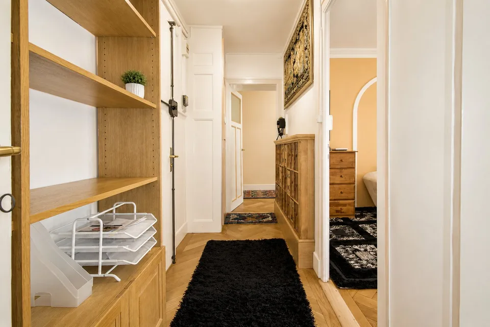 RARE : charmant 3.5 pièces meublé à Poterie / lovely 3.5 room furnished unit perfectly located