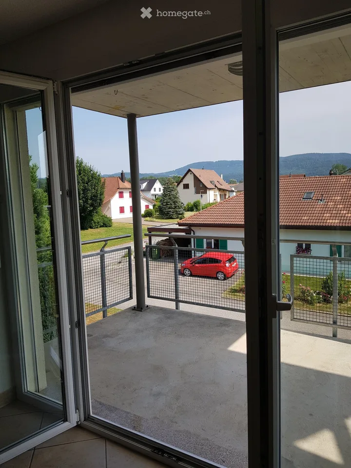 Wohnung 3 Zimmer hell mit Balkon in Alle