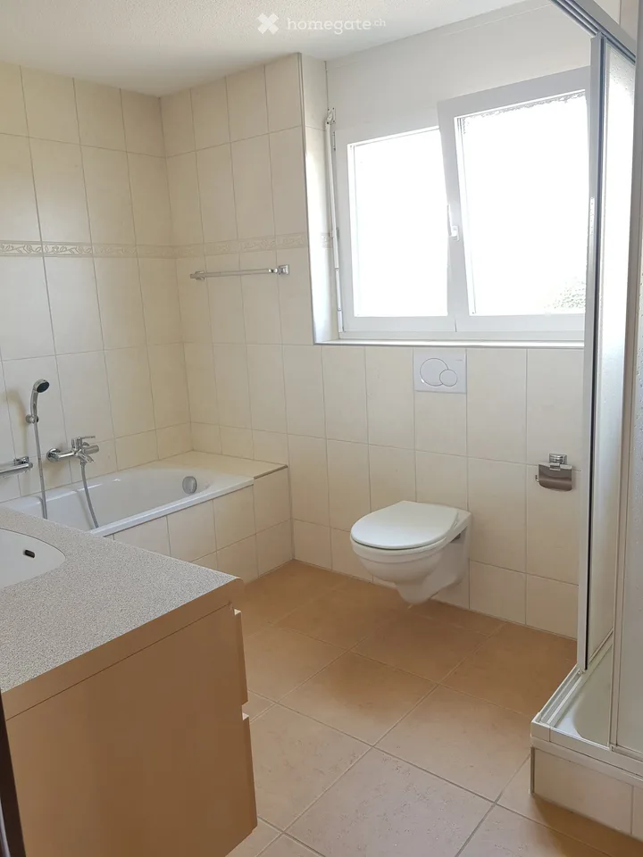 Wohnung 3 Zimmer hell mit Balkon in Alle
