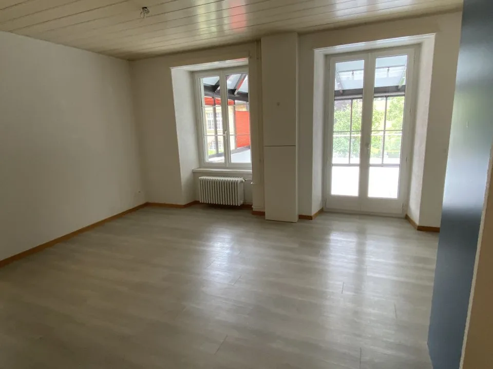 Wohnung mit 3.5 Zimmern komplett renoviert in Tramelan – sofort verfügbar