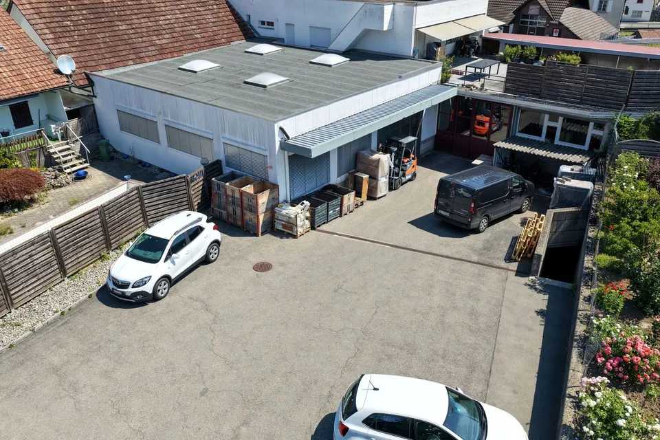 Espaces d'atelier, de bureau et de stockage raffinés – environ 1 000 m² – photo 7 sur 8