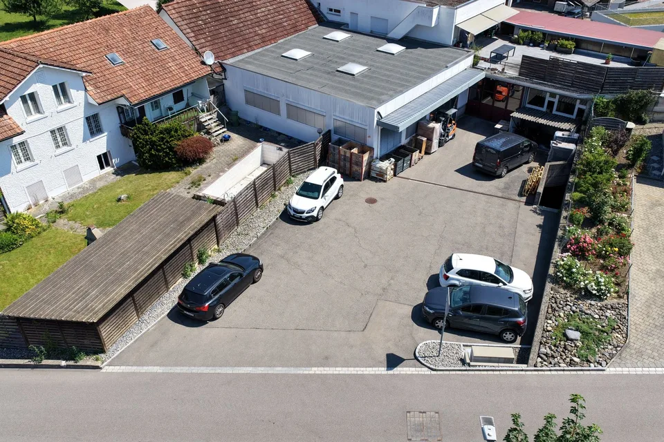 Espaces d'atelier, de bureau et de stockage raffinés – environ 1 000 m² – photo 6 sur 8