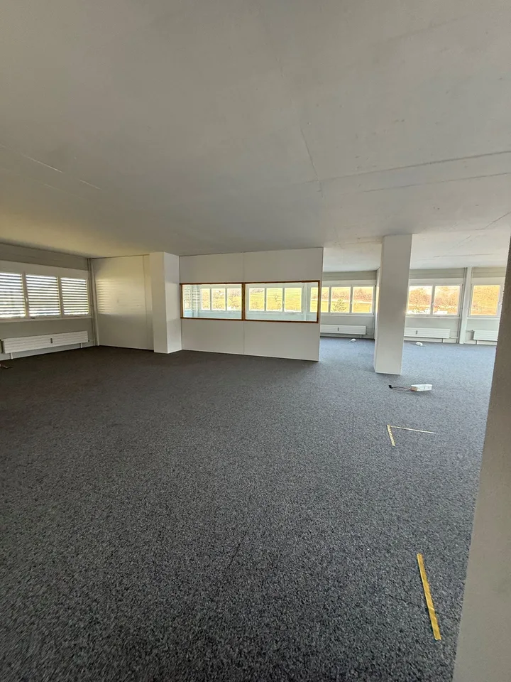 307m² de bureau à Baar à louer
