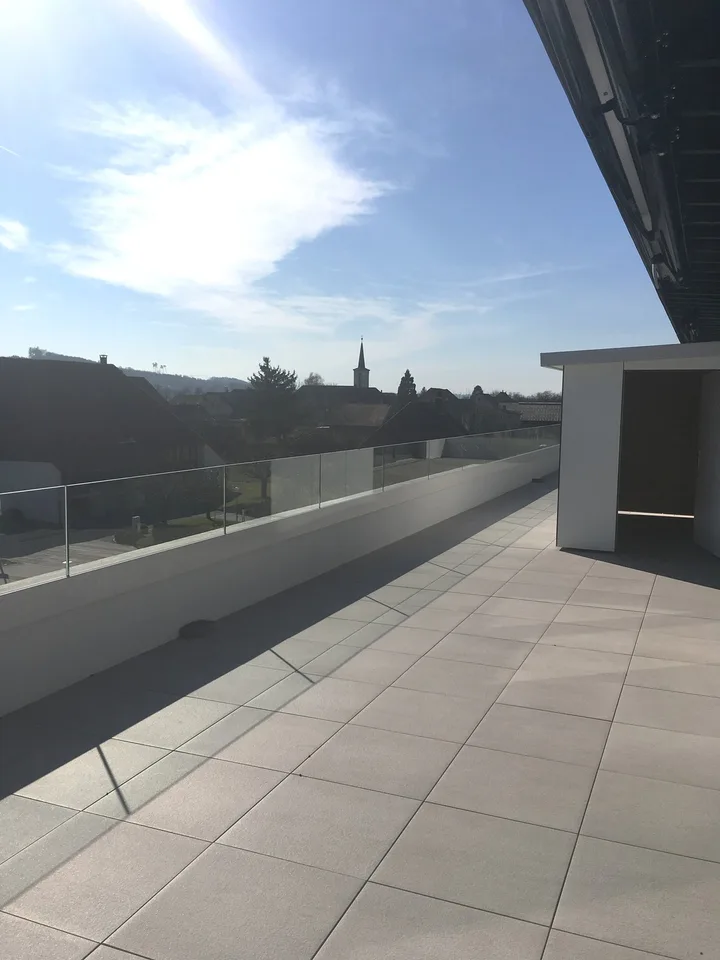Appartamento mansardato moderno 5.5 locali con grande terrazza a Niederbuchsiten – foto 7 di 12