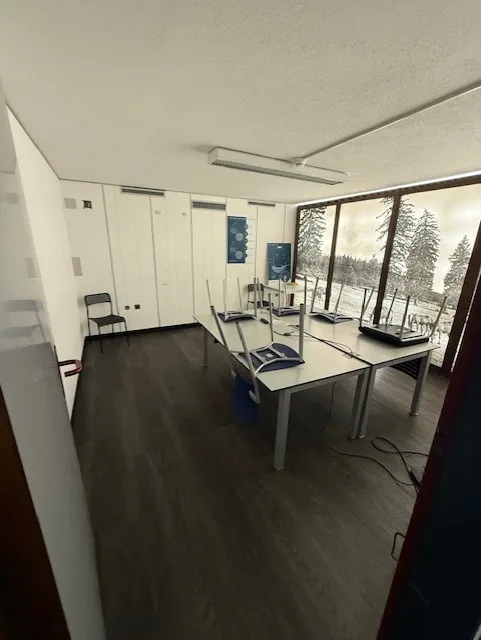 Zu vermieten in einem großen Industrie-, Handwerks- und Verwaltungskomplex, 3 Flächen von 407 m², 250 m² und 165 m² – Foto 8 von 22