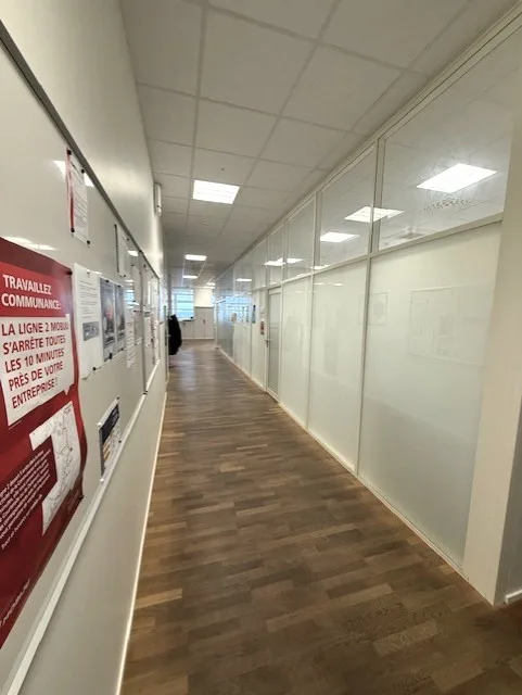 Zu vermieten in einem großen Industrie-, Handwerks- und Verwaltungskomplex, 3 Flächen von 407 m², 250 m² und 165 m² – Foto 10 von 22
