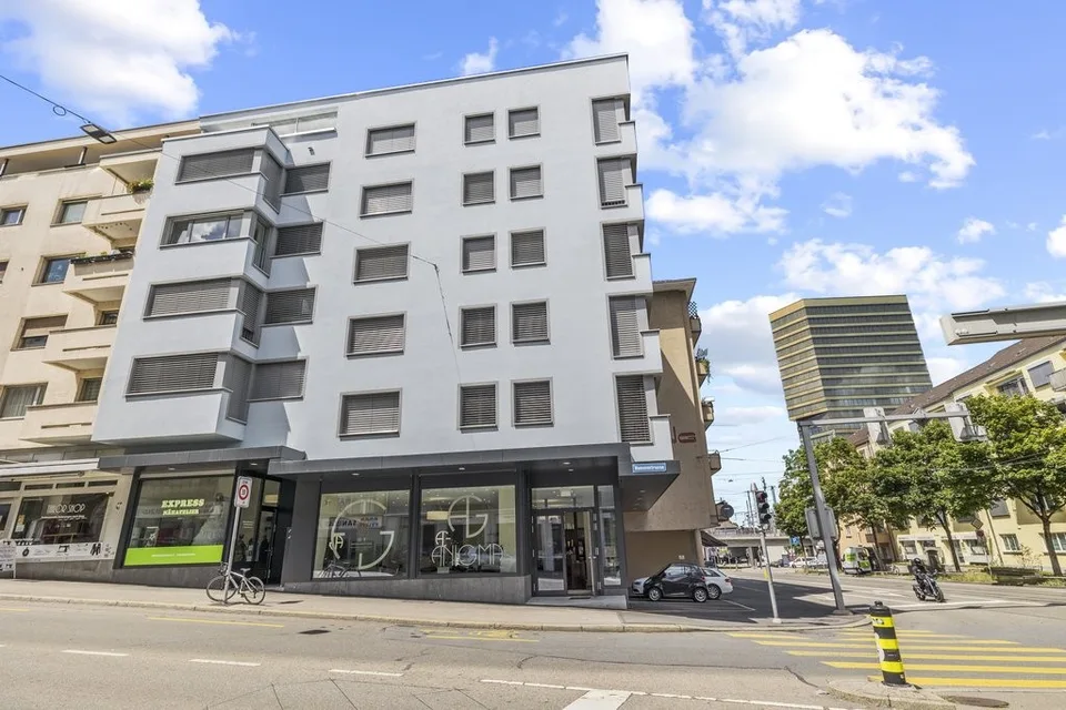 Moderne Wohnung an urbaner Lage und grosser Terrasse zu vermieten!!
