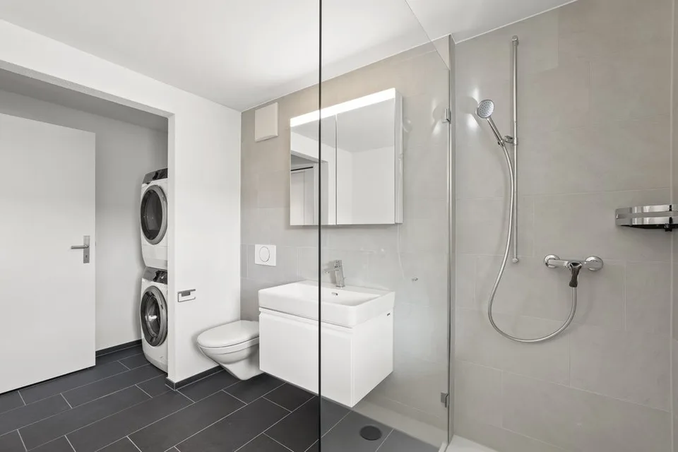 Appartamento moderno in posizione urbana con grande terrazza in affitto!!