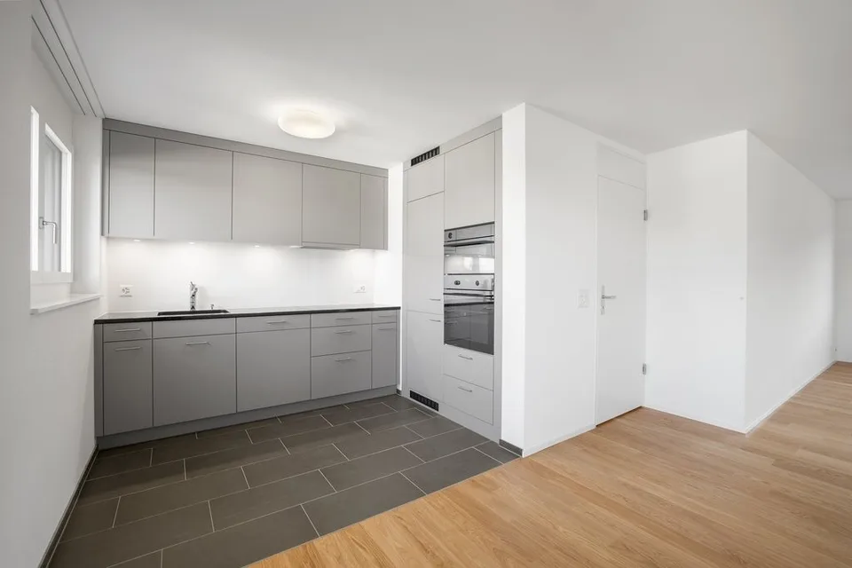 Appartamento moderno in posizione urbana con grande terrazza in affitto!!