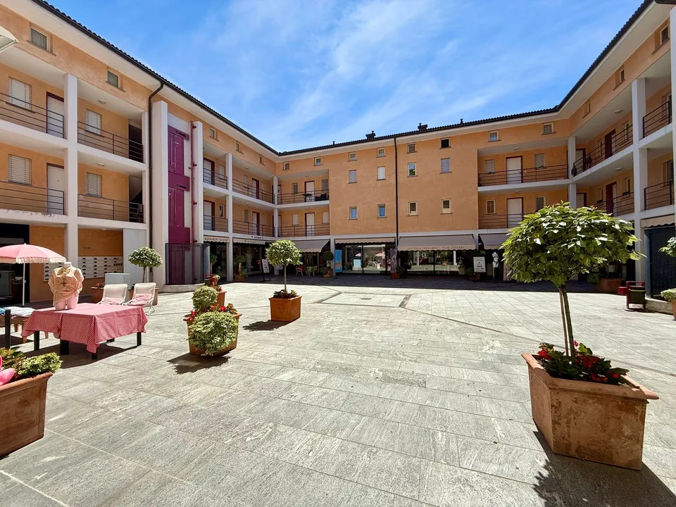 Opportunità-Gelegenheit in Piazza Ascona – Foto 9 von 17