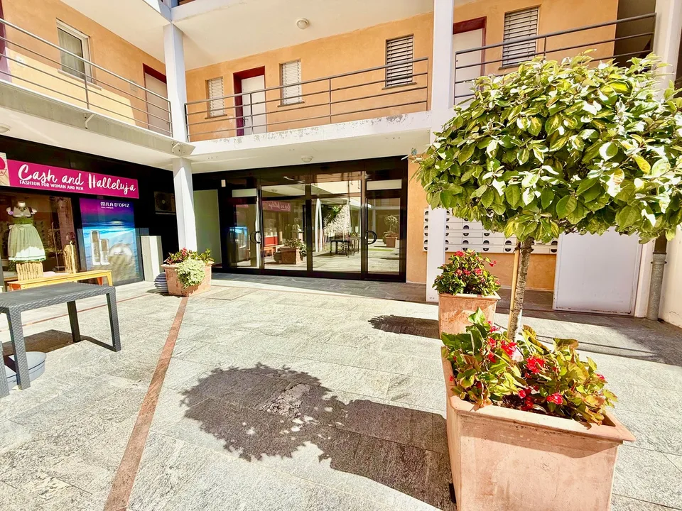 Opportunità-Gelegenheit  in Piazza Ascona