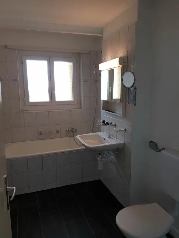 Familienwohnung nähe Schulhaus mit grossen Zimmer und Balkon
