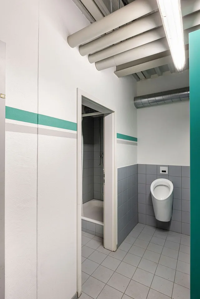 Gewerbezentrum mit Lager, Büro und Showroom an attraktiver Lage in Ittigen – Foto 9 von 9