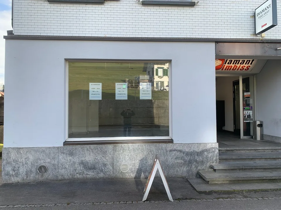 Local commercial dans un emplacement très fréquenté